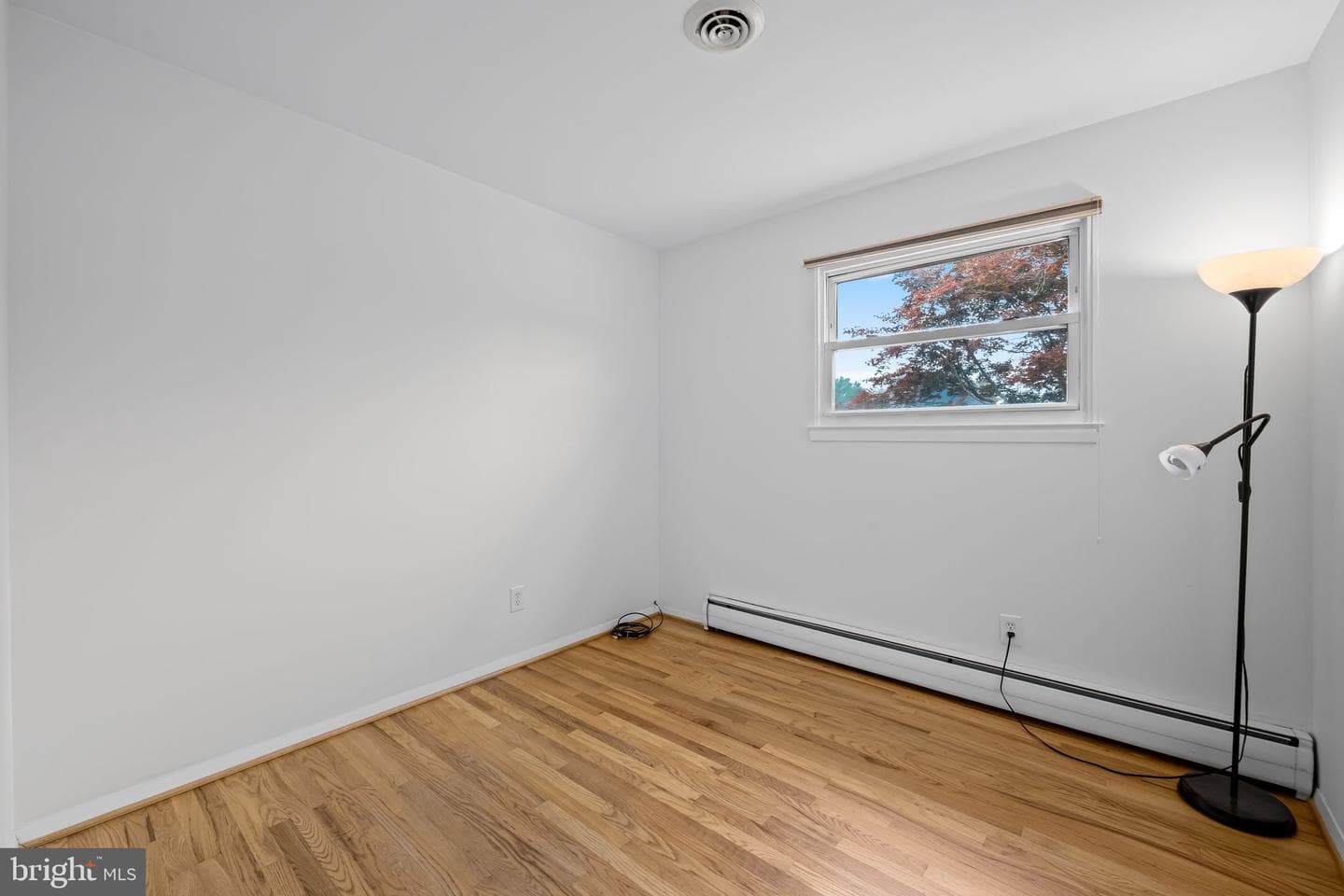 1501 Honeysuckle Drive photo 12