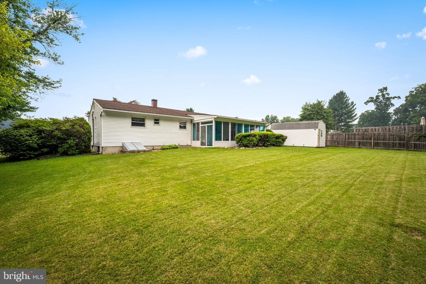 1501 Honeysuckle Drive photo 30