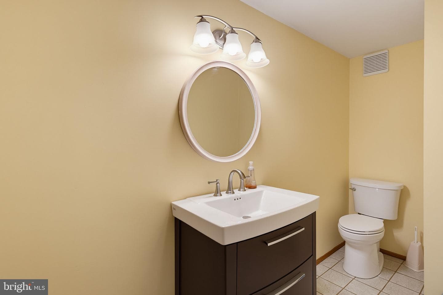 1511 Lady Anne Court photo 40