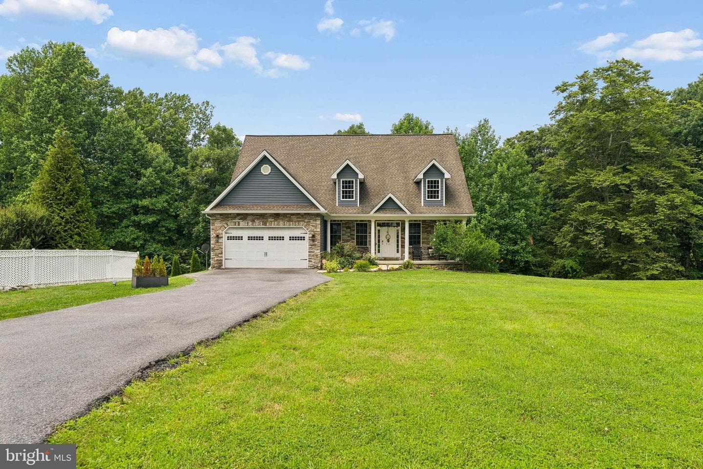 718 Grady Lane photo 3