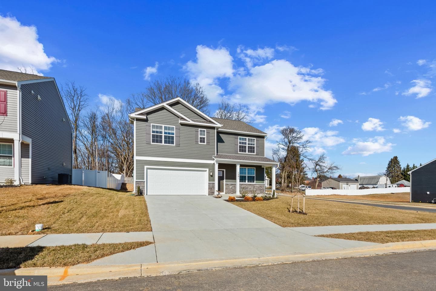 807 Spikeresh Way photo 3