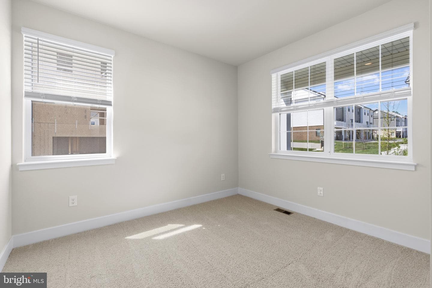 807 Spikeresh Way photo 6