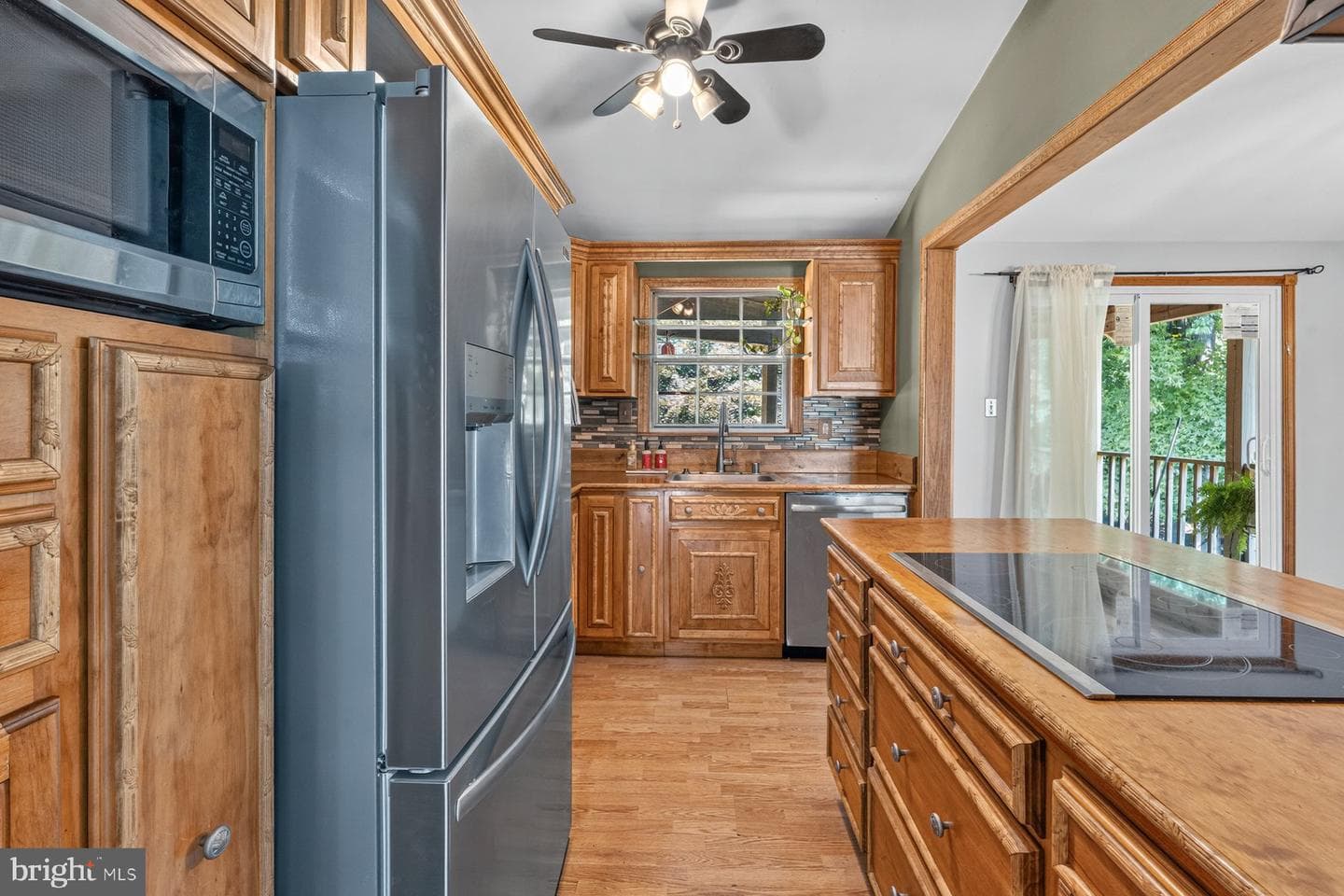 425 Dawn Court photo 11