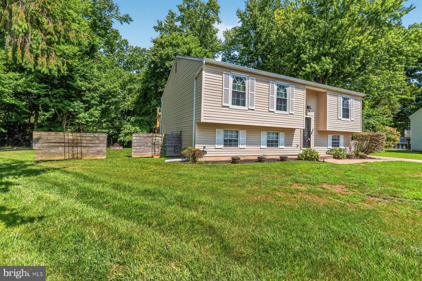 425 Dawn Court photo 3