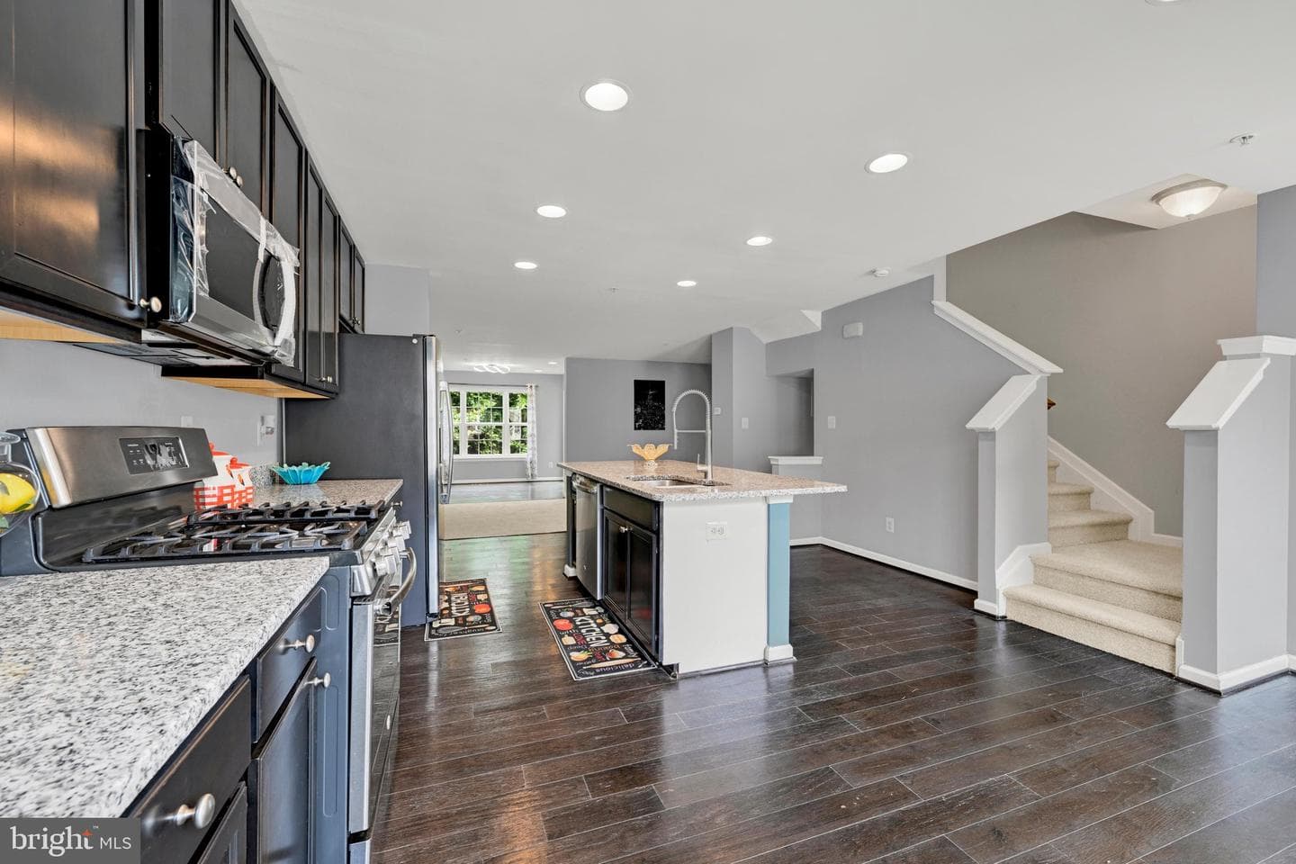 713 English Ivy Way photo 16