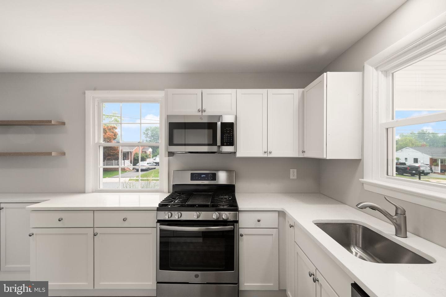 634 Chapel Terrace photo 4