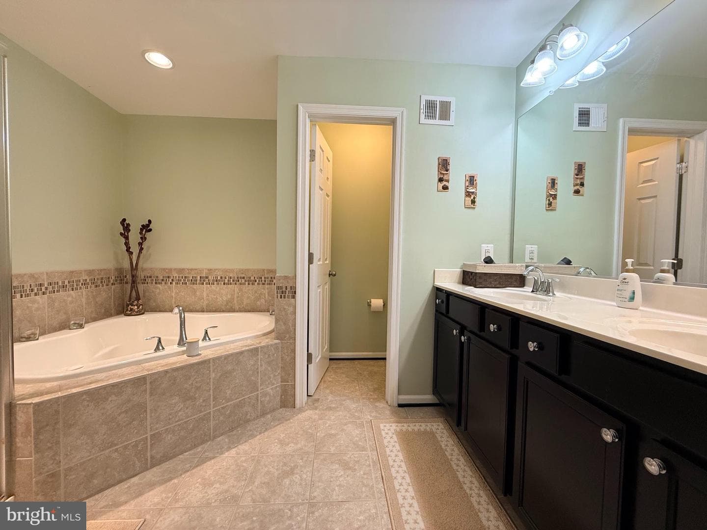 667 English Ivy Way photo 22