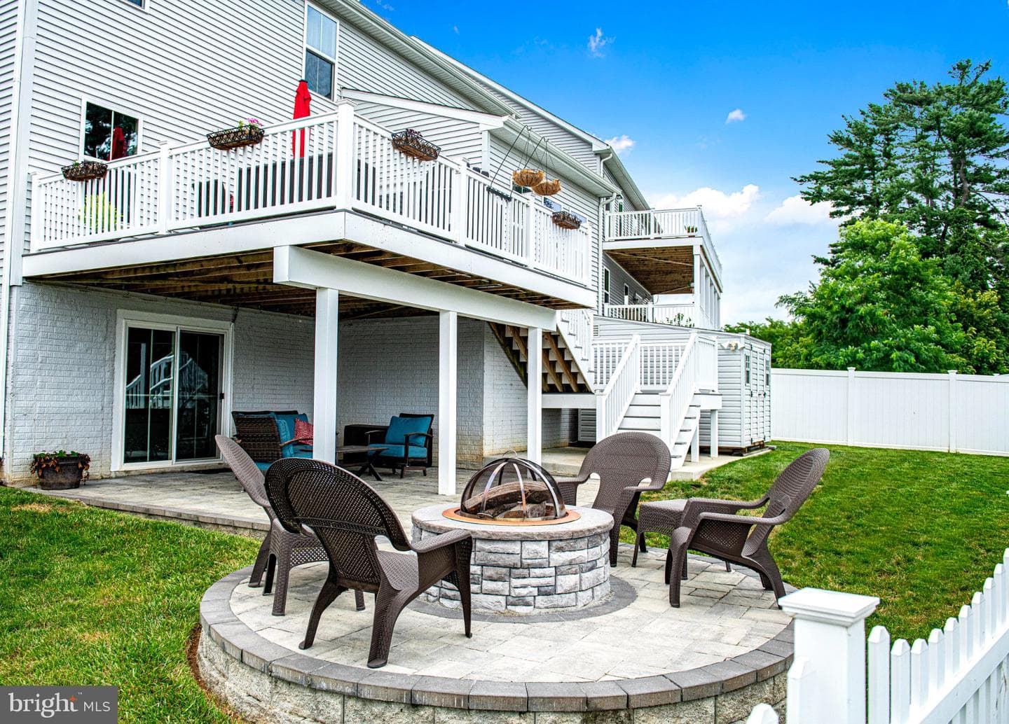 526 Dusk View Drive photo 4