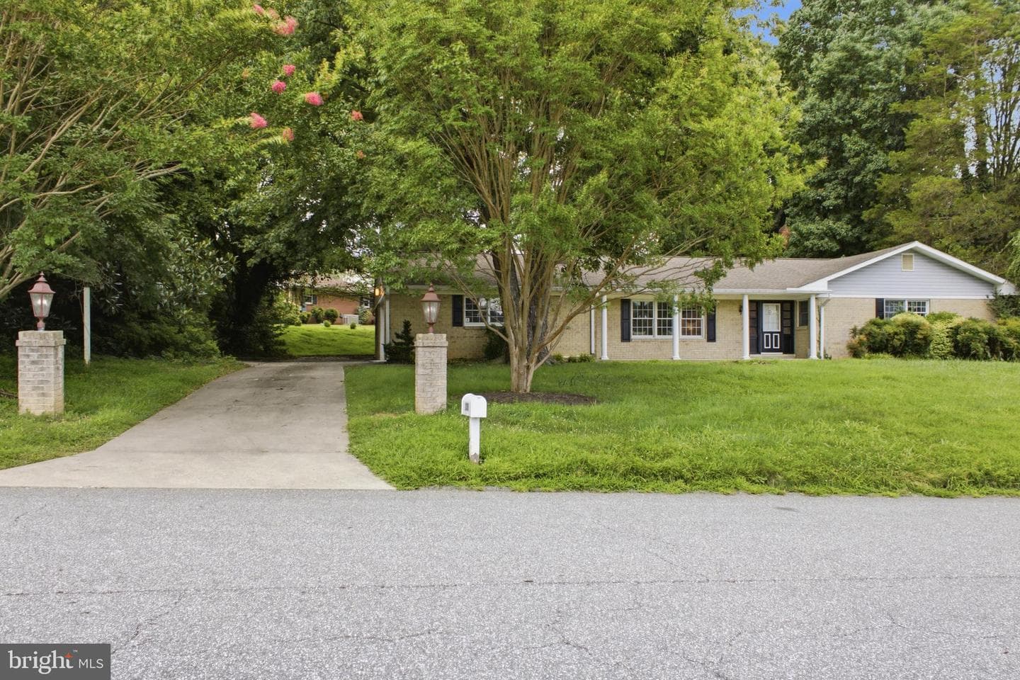 108 Briarcliff Lane photo 3