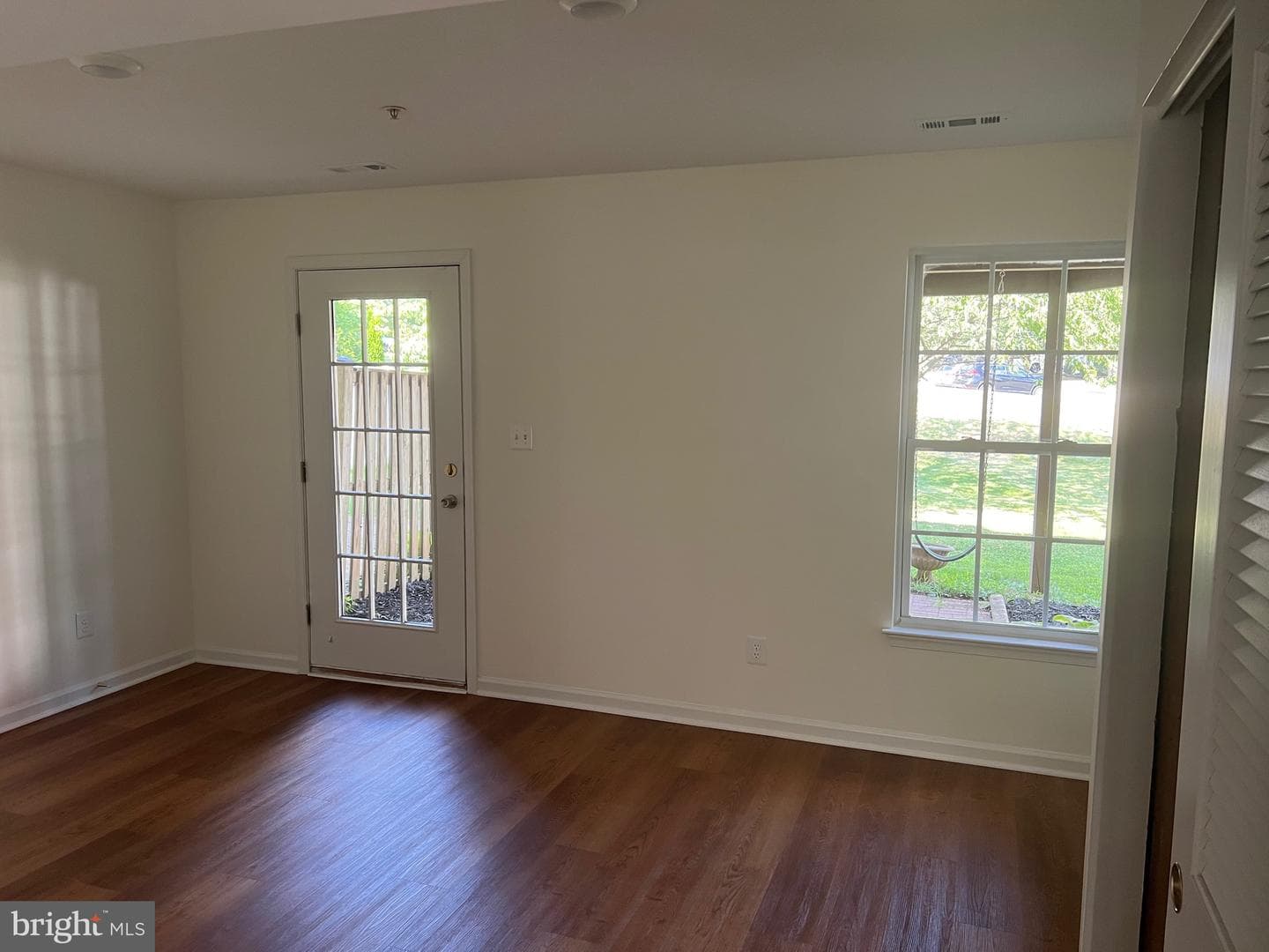 2105 Mardic Drive photo 4