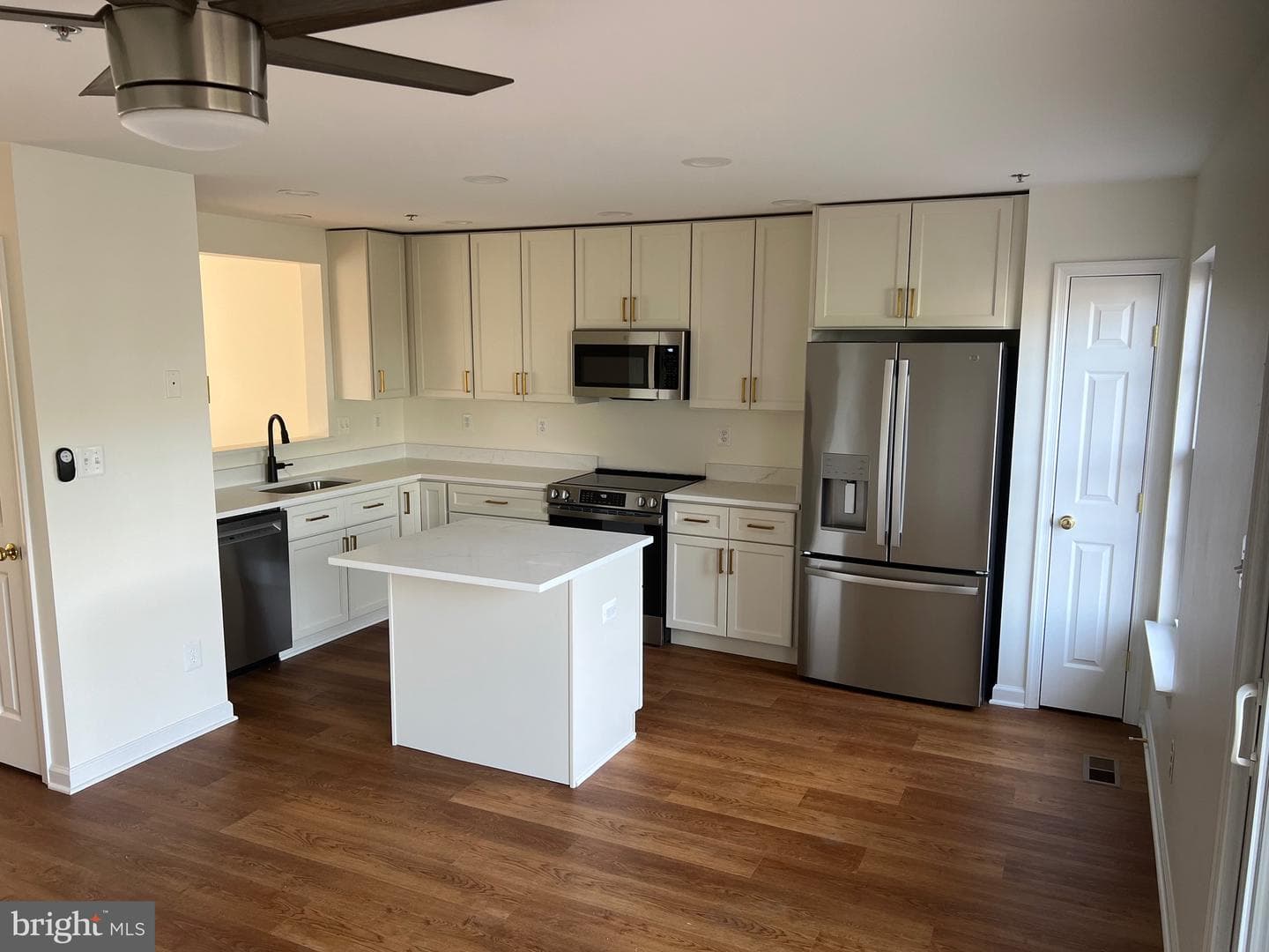 2105 Mardic Drive photo 7