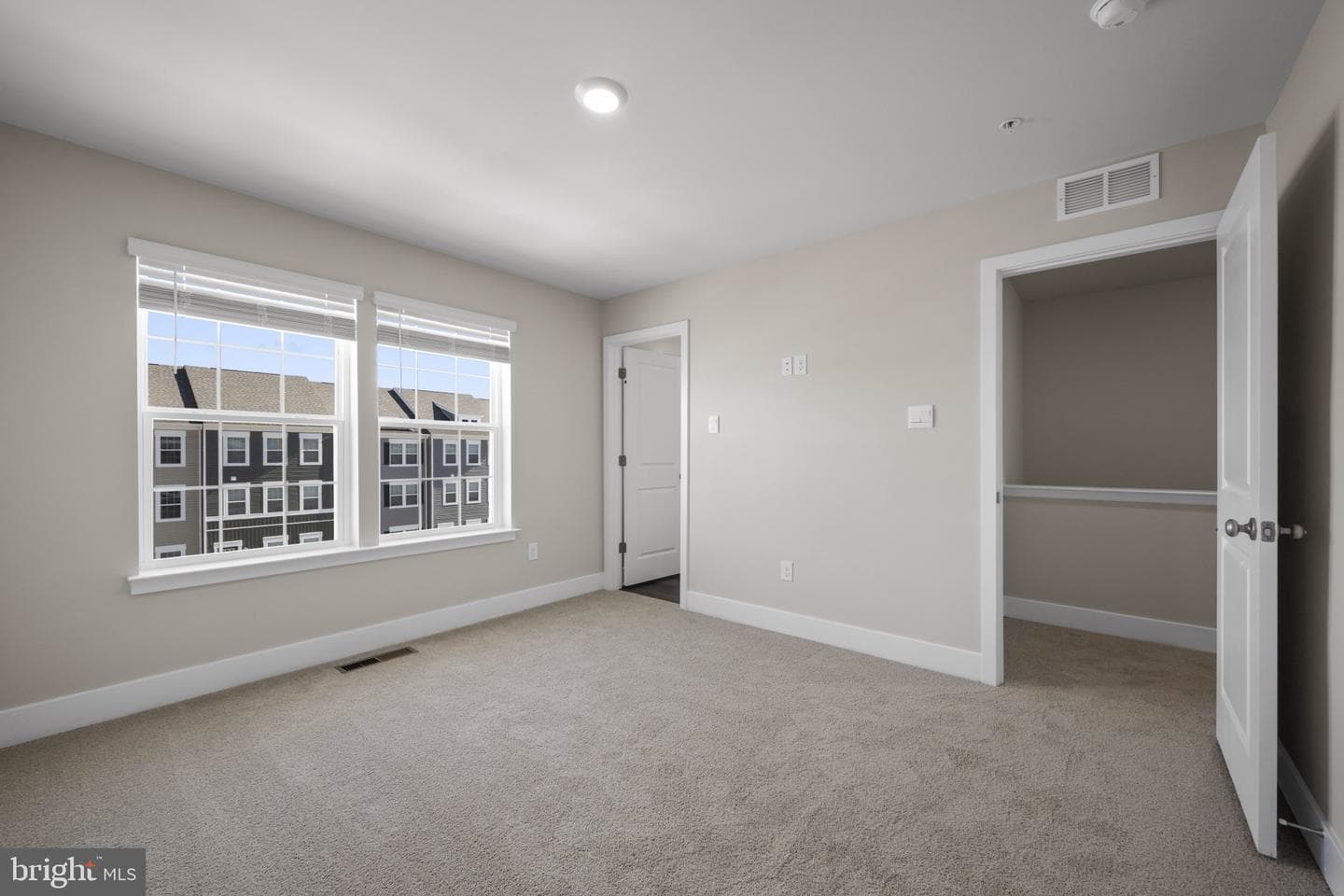359 Hackley Drive photo 29