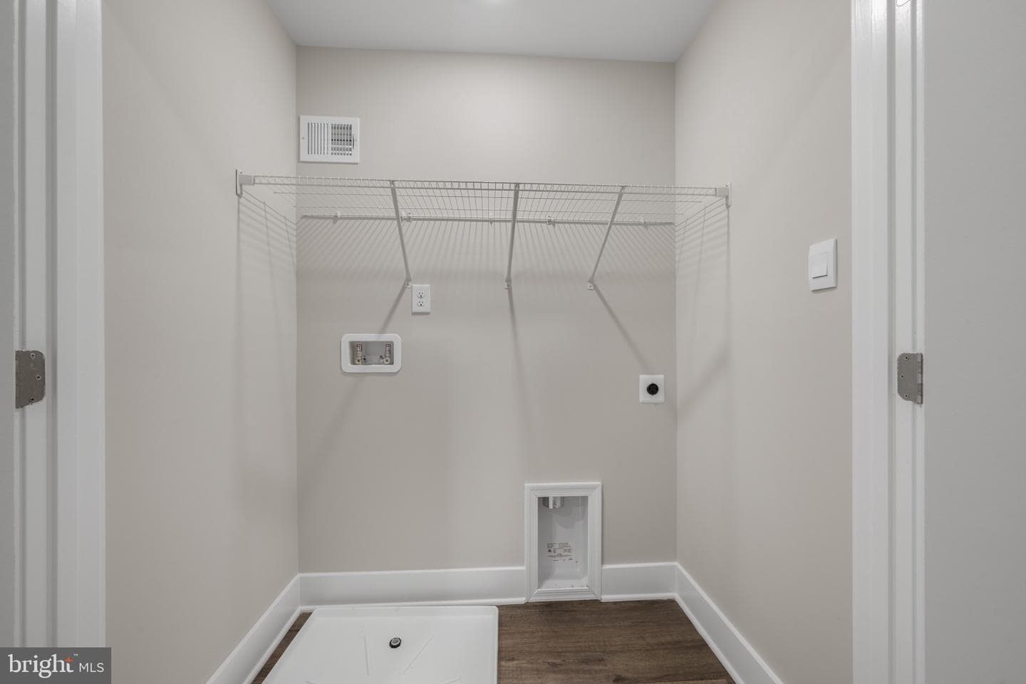 359 Hackley Drive photo 38