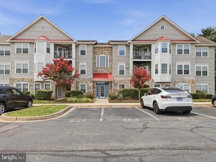 204 Kimary Court #204-J