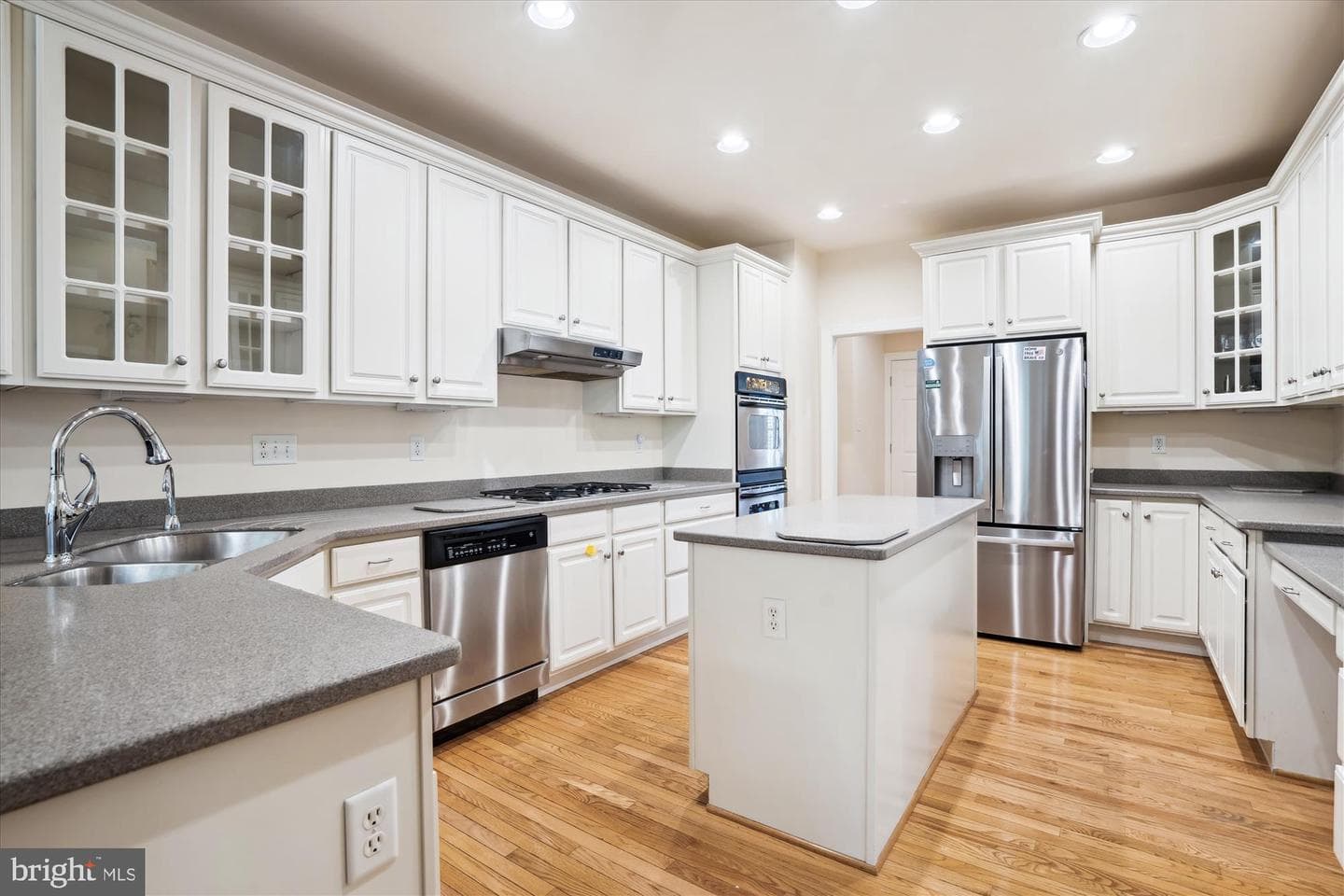 9912 Snowy Hill Terrace photo 4