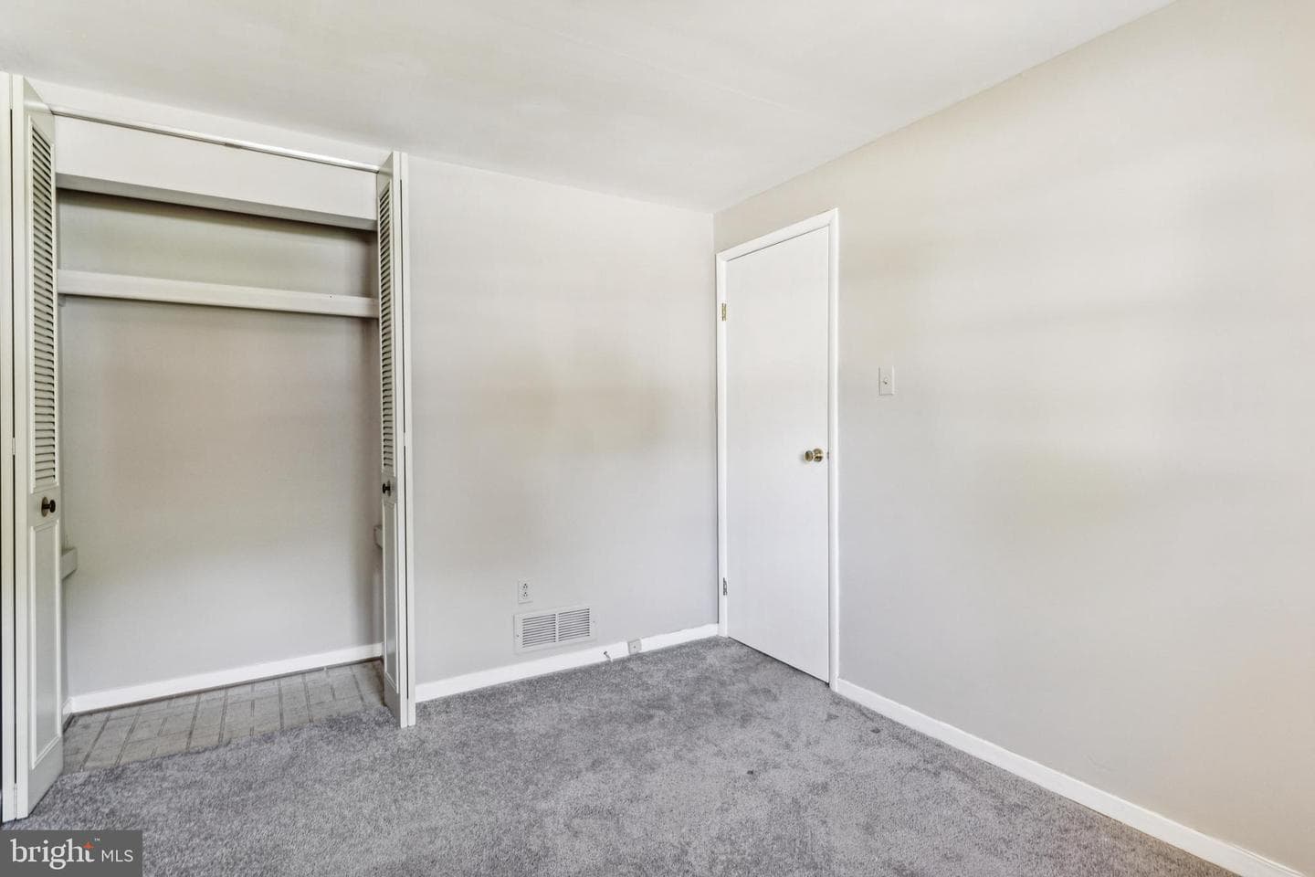 6401 Windharp Way photo 20