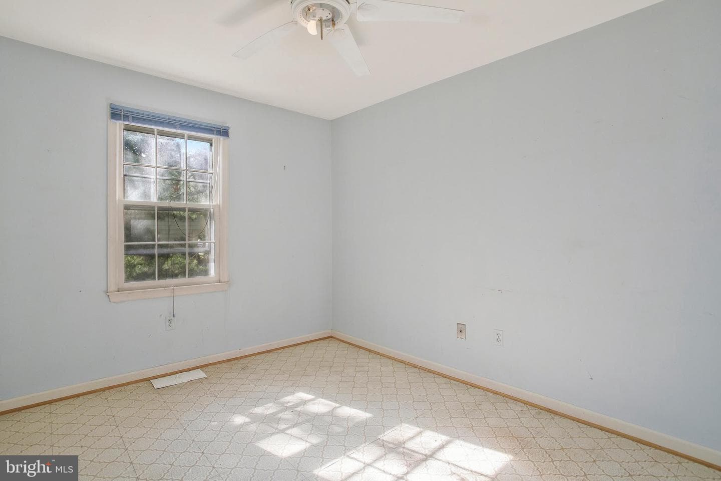 5022 Ten Mills Road photo 20