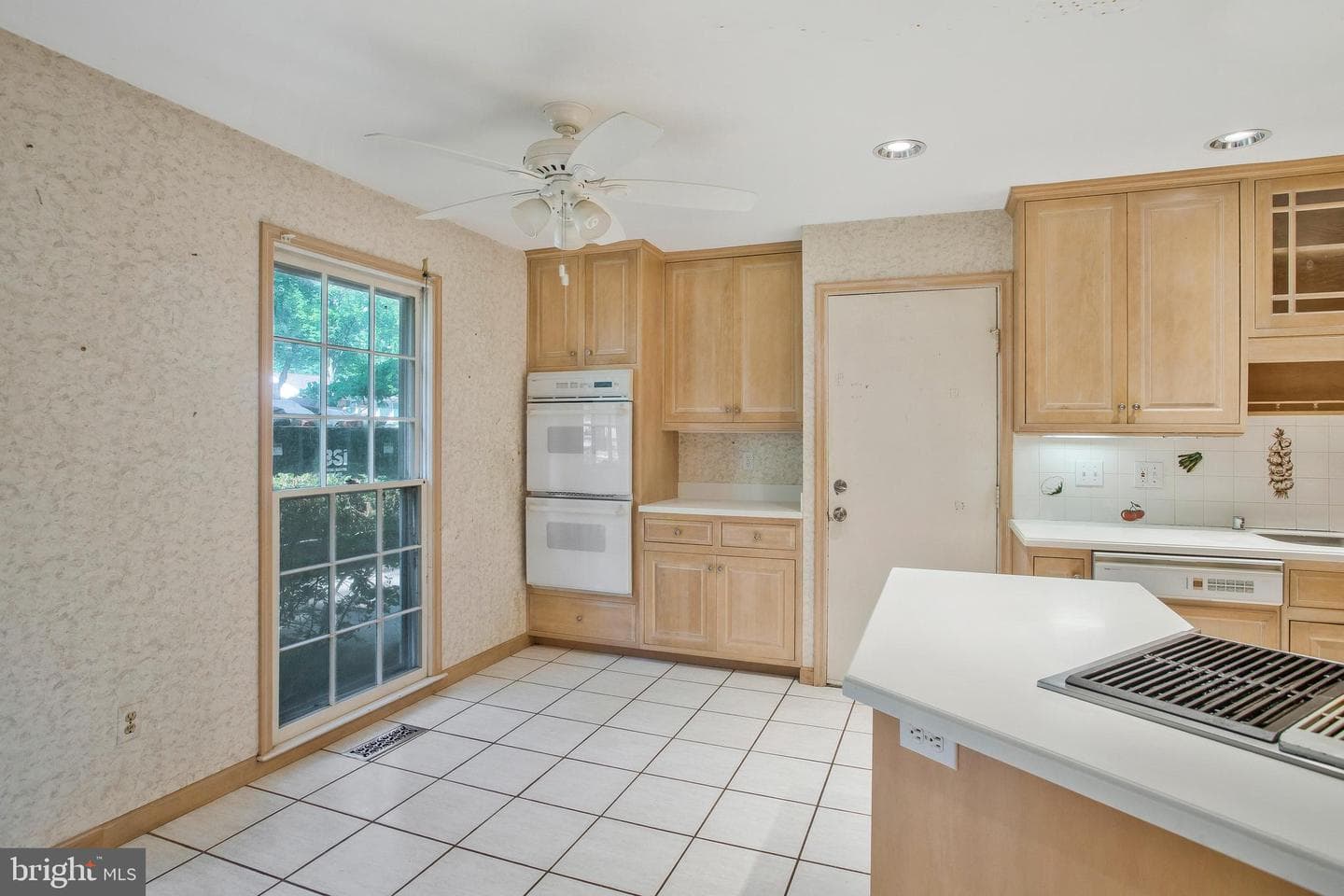 5022 Ten Mills Road photo 6