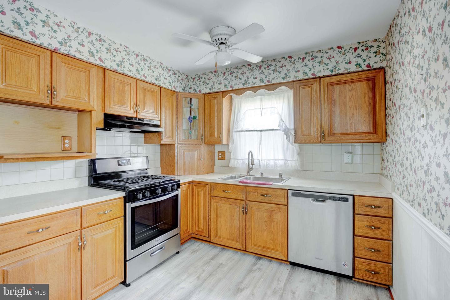 6021 Claire Drive photo 2