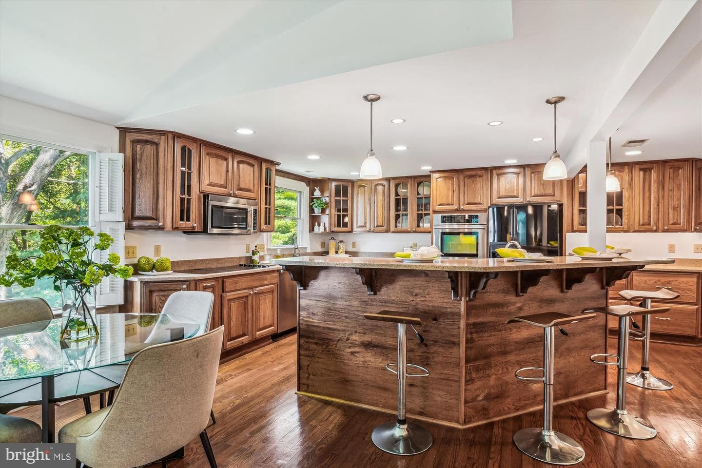 6911 Garland Lane photo 9