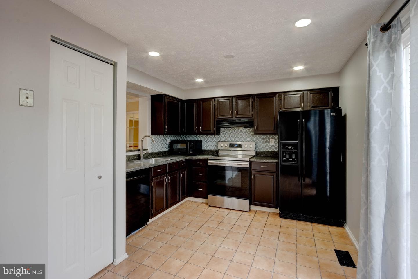 6413 Autumn Gold Court photo 10