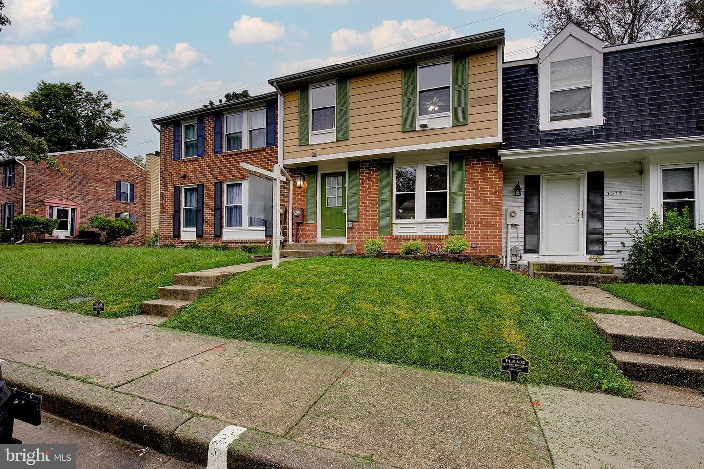 7520 Rain Flower Way photo 2