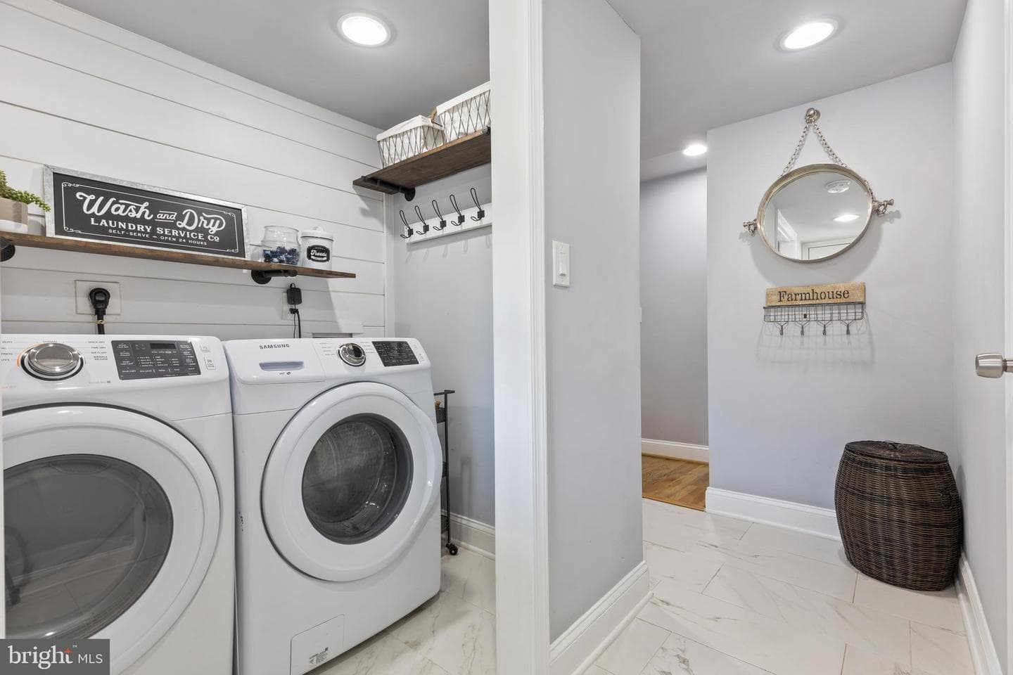 8386 Court Avenue photo 16