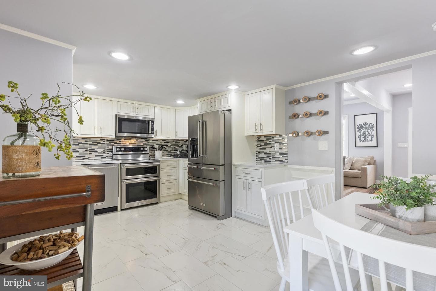 8386 Court Avenue photo 9