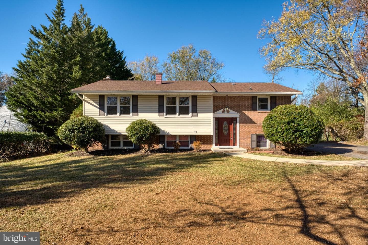 4614 Doncaster Drive photo 1