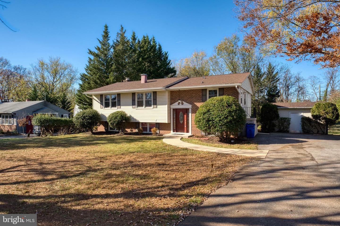 4614 Doncaster Drive photo 3