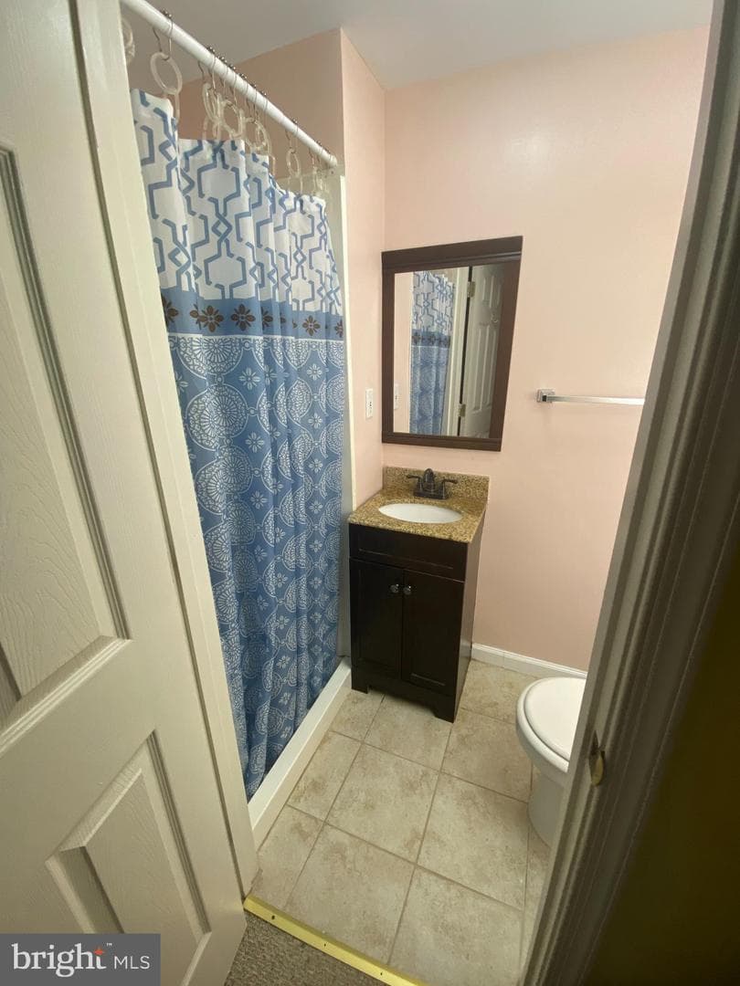 5752 Goldfinch Court photo 9