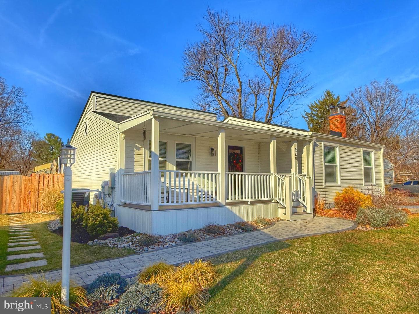 6768 Pyramid Way photo 1
