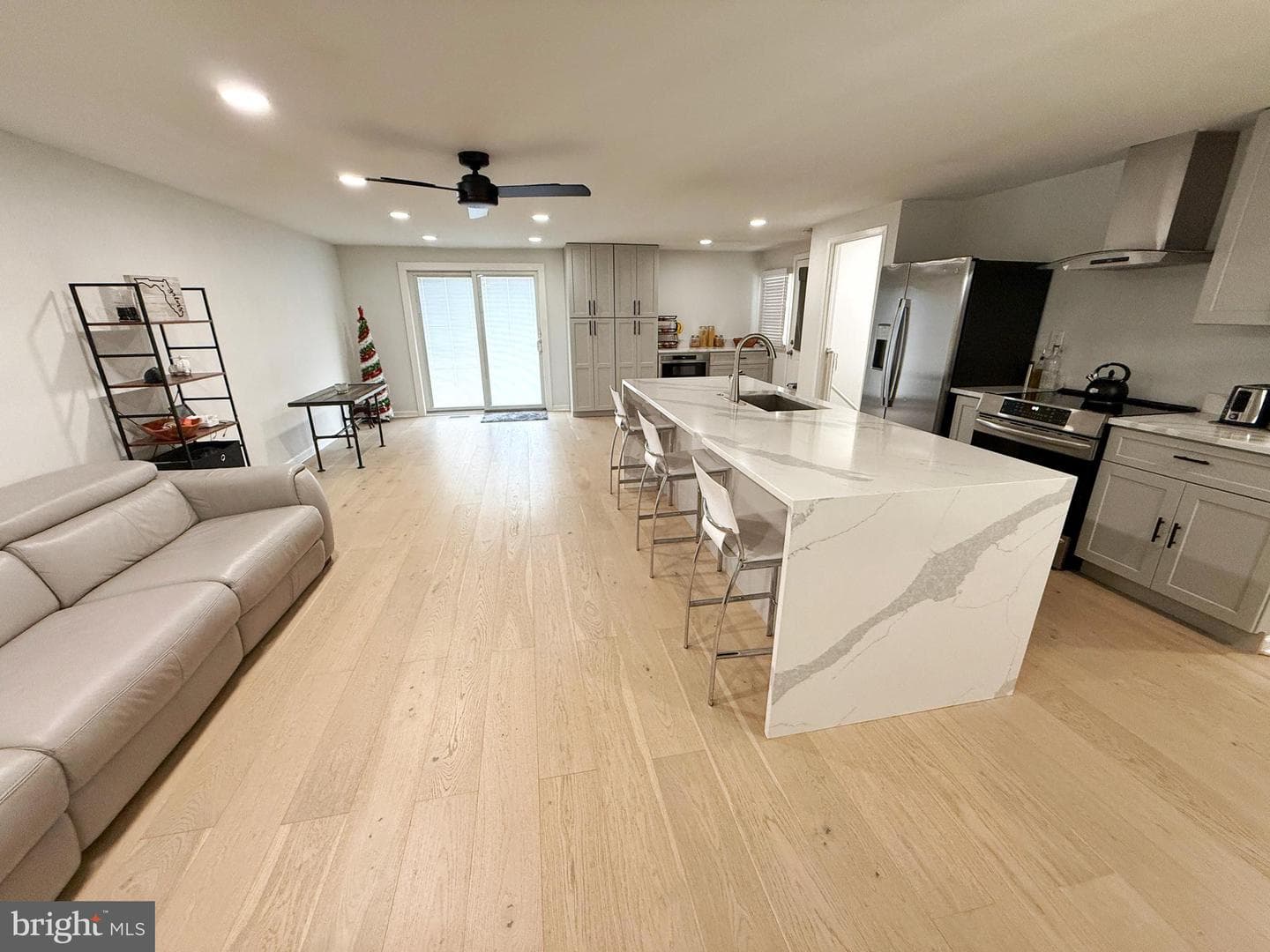 6768 Pyramid Way photo 10