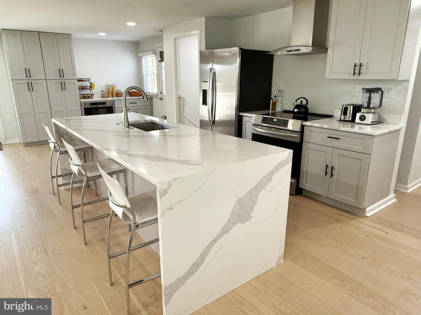 6768 Pyramid Way photo 3