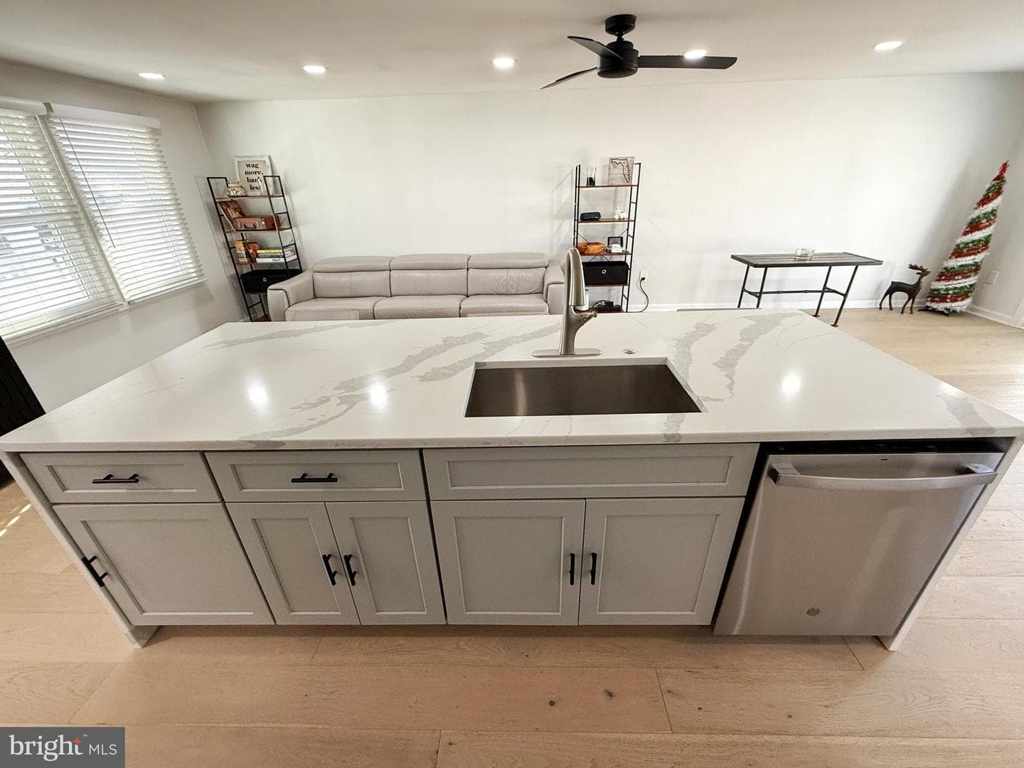 6768 Pyramid Way photo 5