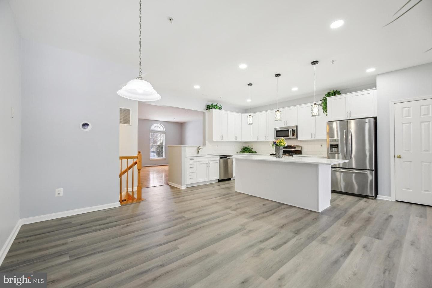 2208 Barnet Court photo 12