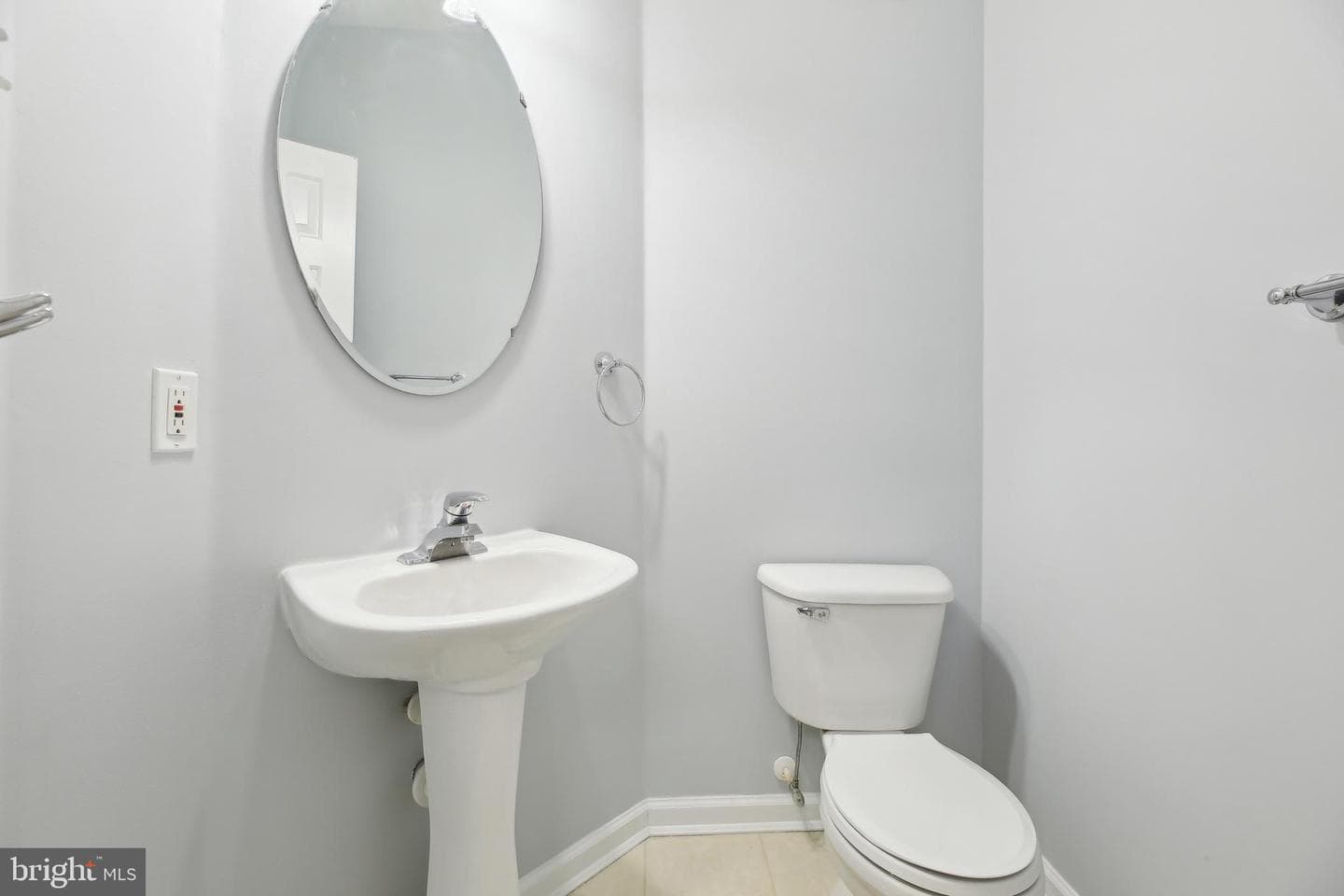 2208 Barnet Court photo 13