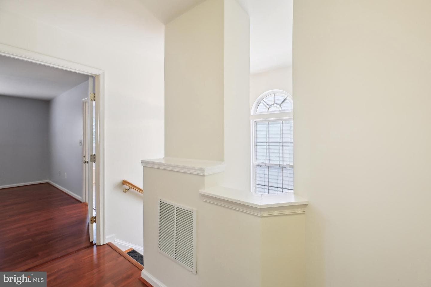 2208 Barnet Court photo 16