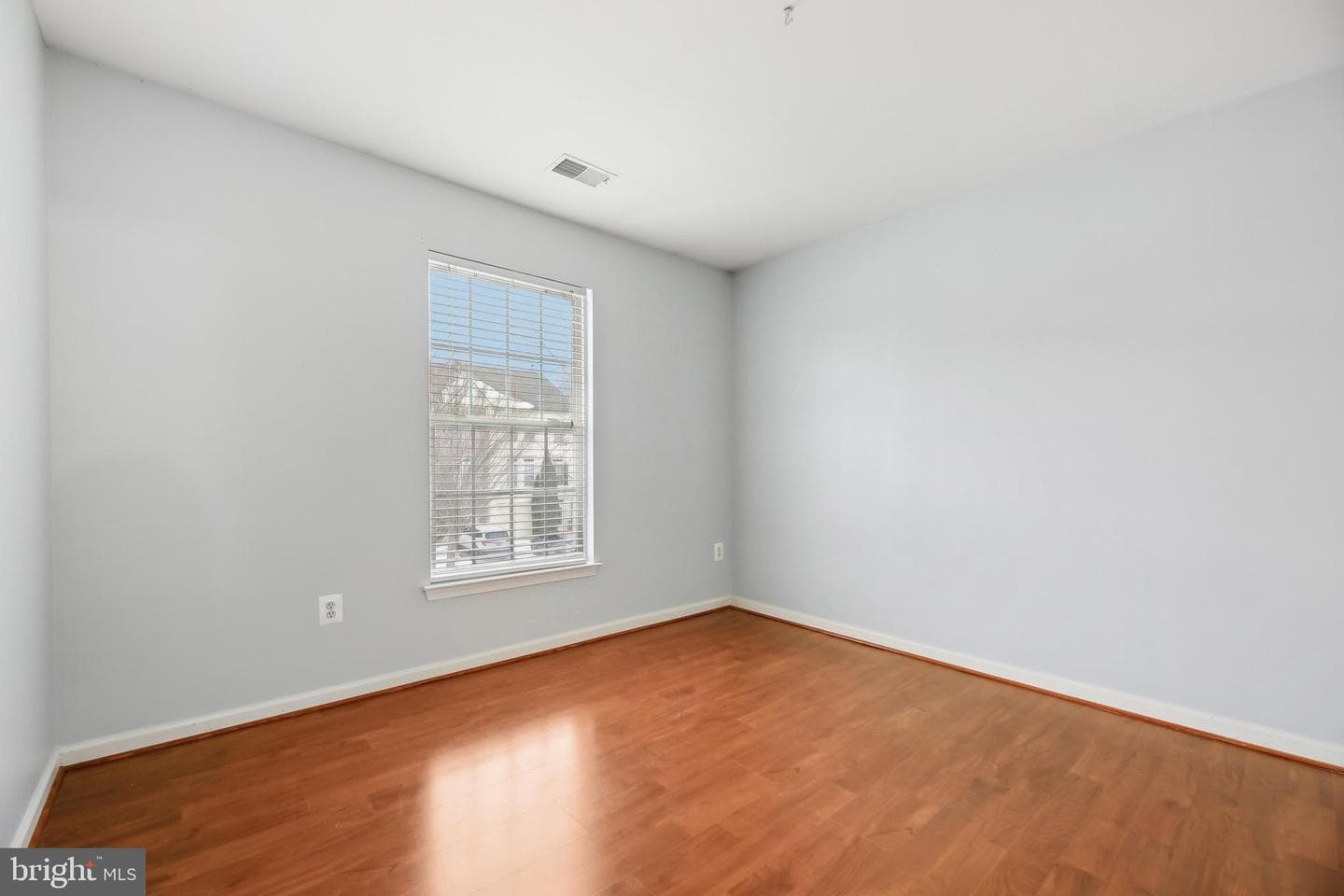 2208 Barnet Court photo 22