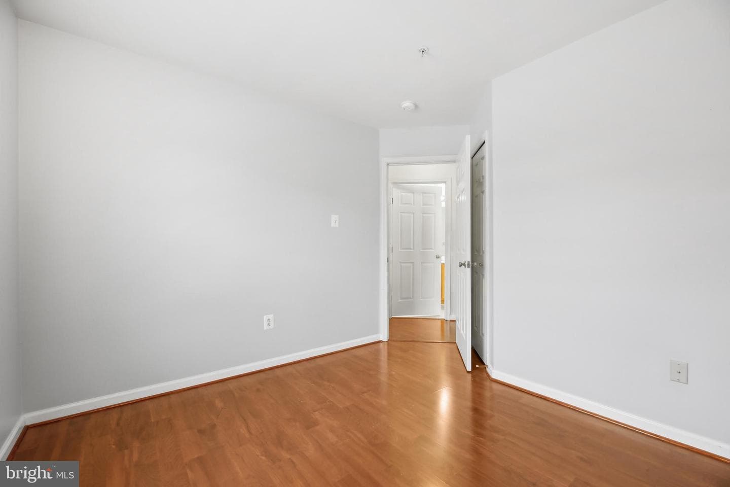 2208 Barnet Court photo 25