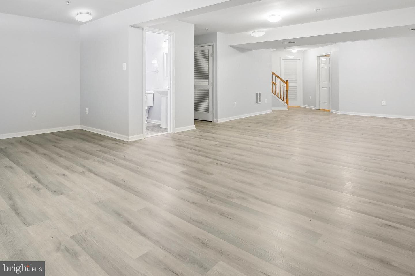 2208 Barnet Court photo 27