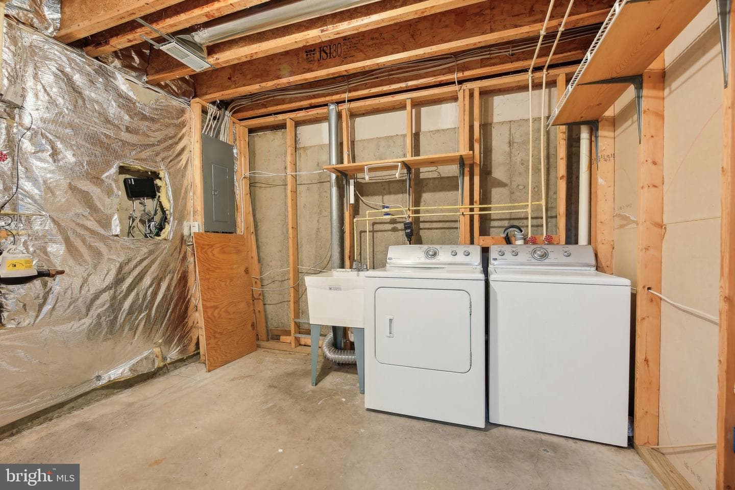 2208 Barnet Court photo 29