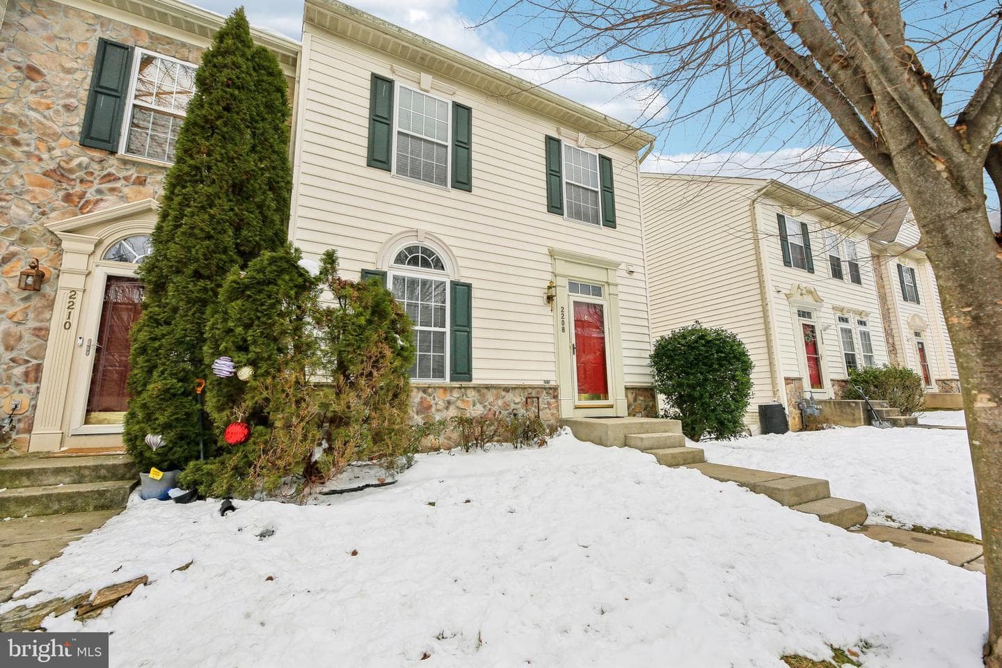 2208 Barnet Court photo 3