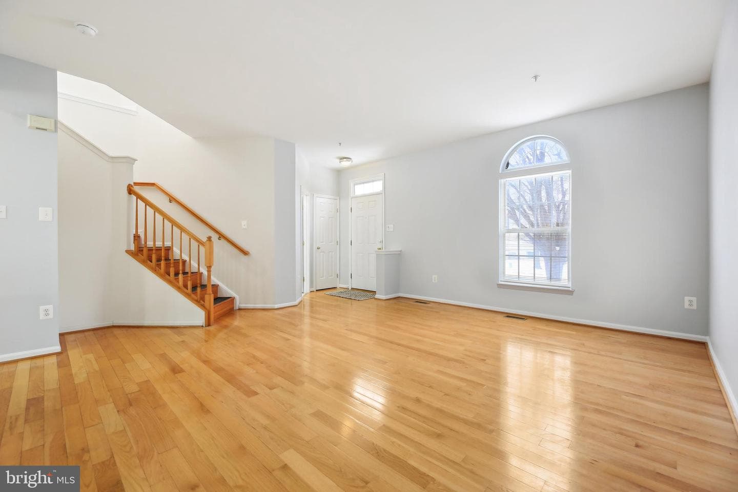 2208 Barnet Court photo 5