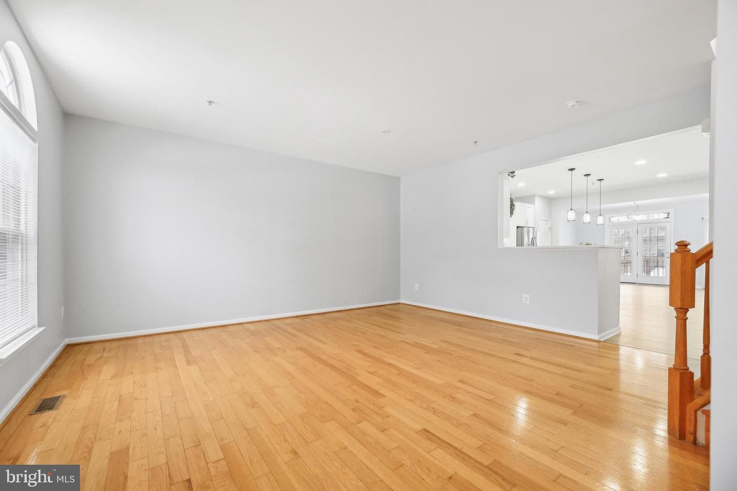 2208 Barnet Court photo 6