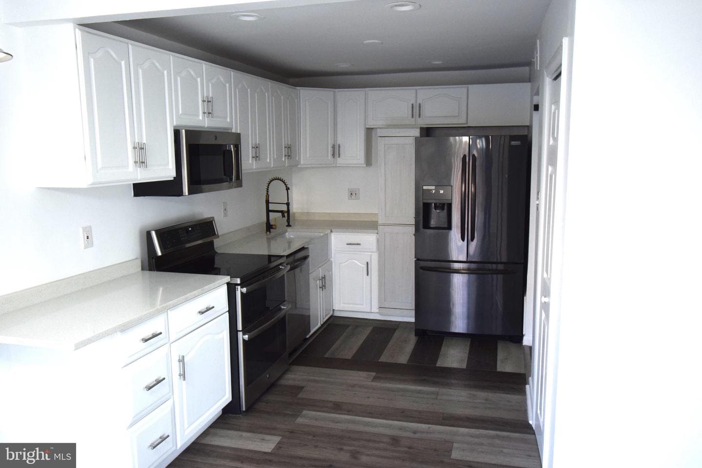 5752 Thunder Hill Road photo 2
