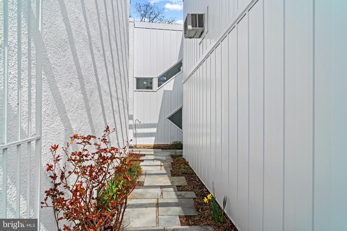 10313 Wilde Lake Terrace photo 4