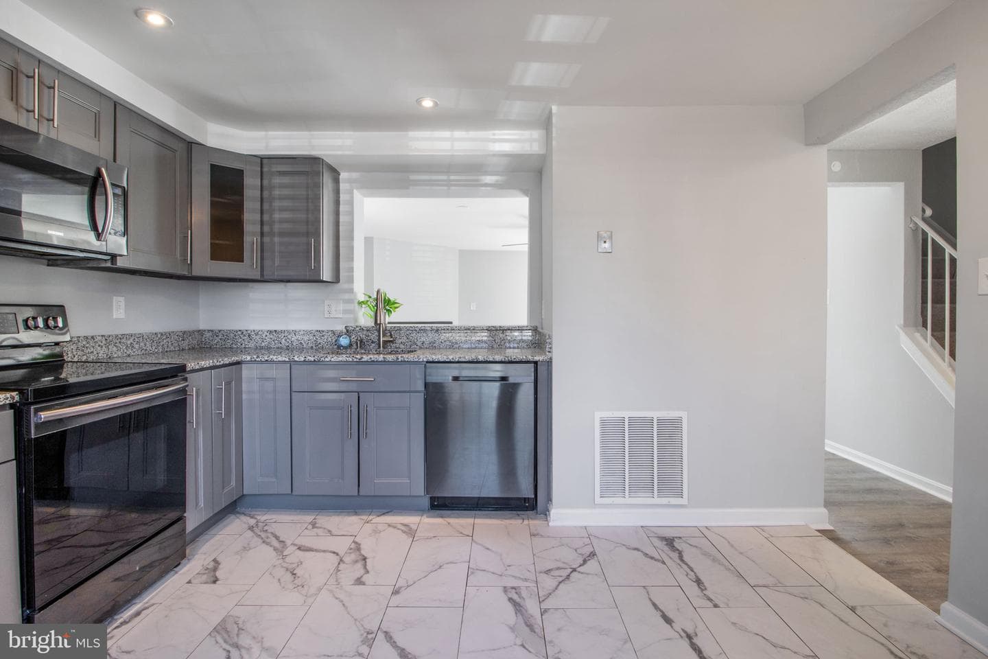7208 Procopio Circle photo 7