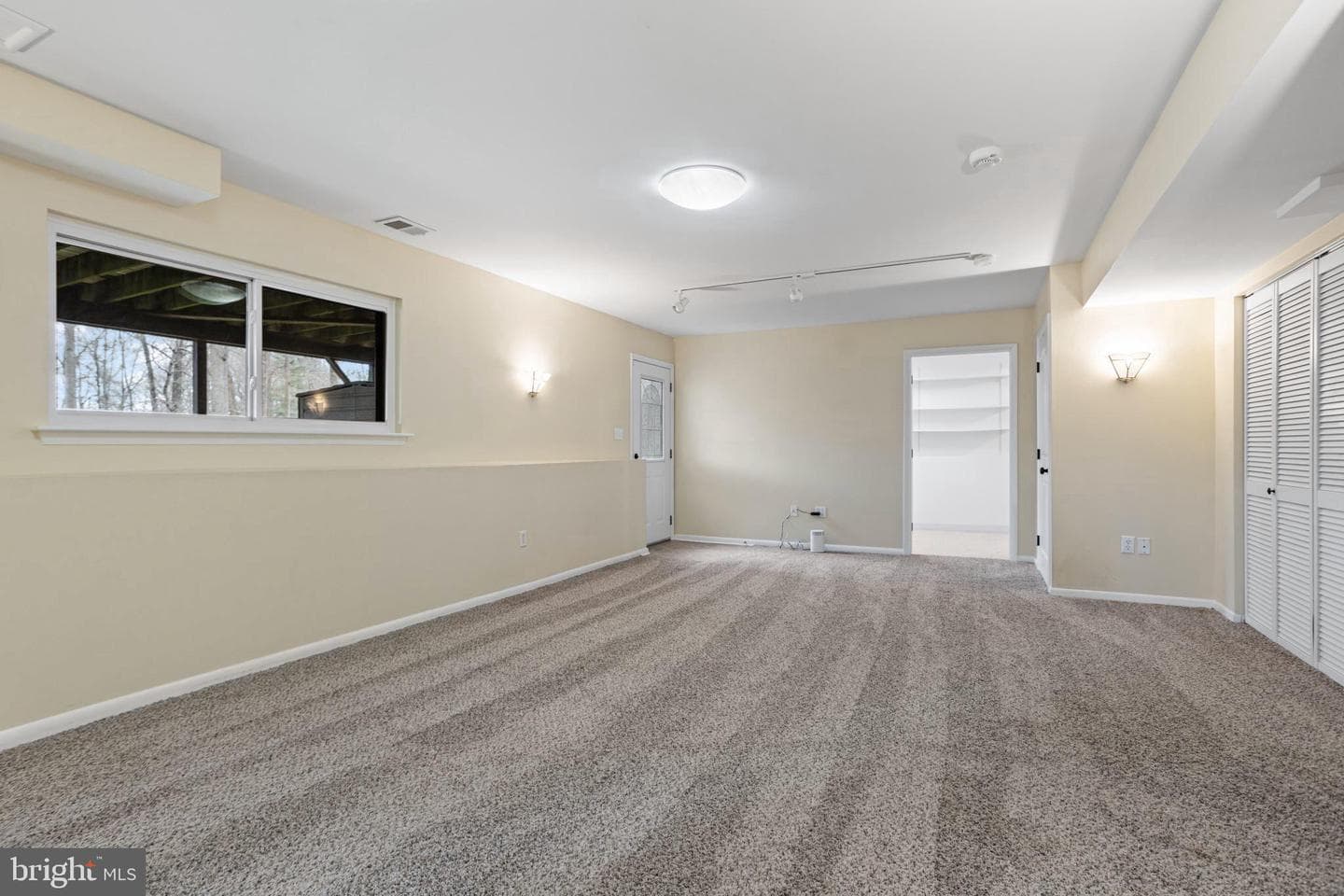 8858 Blue Sea Drive photo 19