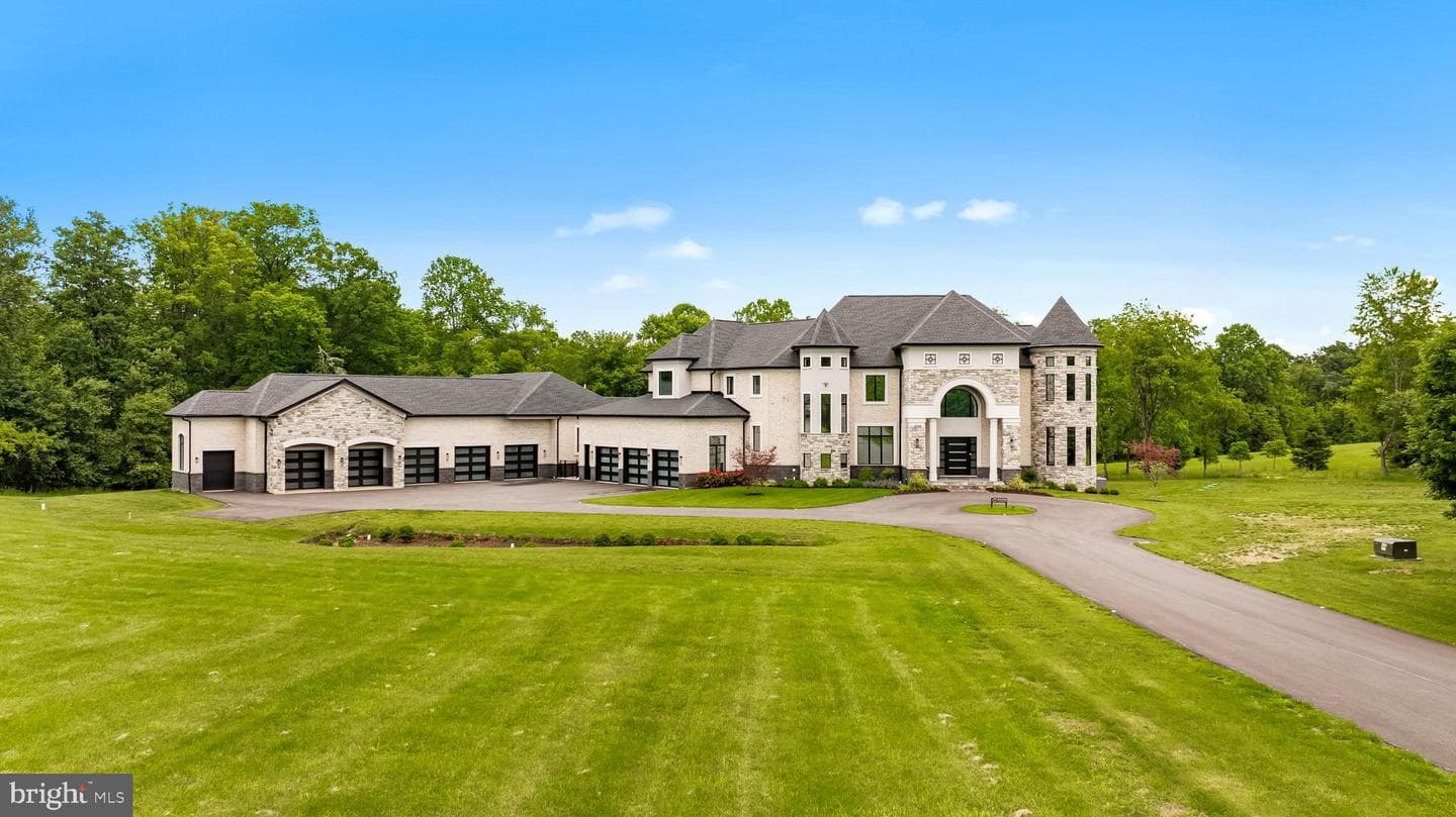 3415 Shady Lane